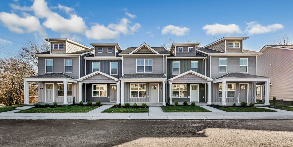 109 Quarry Point Dr, Clarksville, TN 37043