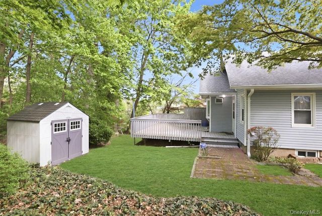 16 Glen Lane, Glenwood Landing, NY 11547