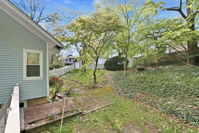 16 Glen Lane, Glenwood Landing, NY 11547