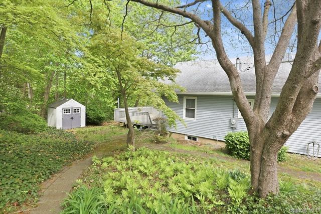 16 Glen Lane, Glenwood Landing, NY 11547