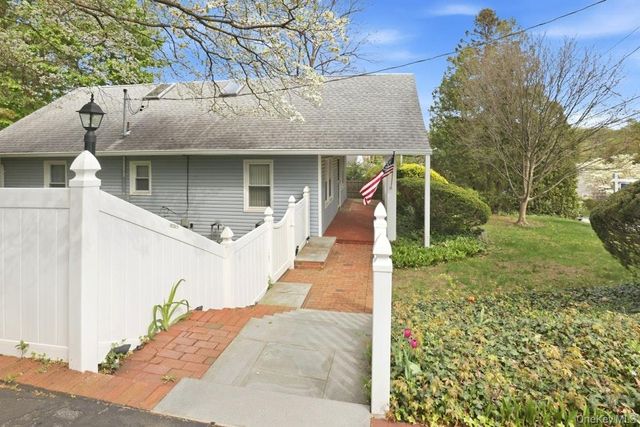 16 Glen Lane, Glenwood Landing, NY 11547