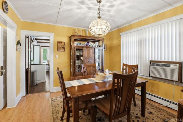 16 Glen Lane, Glenwood Landing, NY 11547