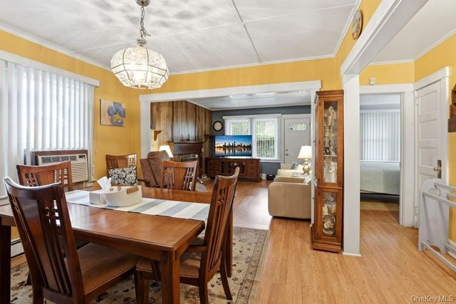 16 Glen Lane, Glenwood Landing, NY 11547