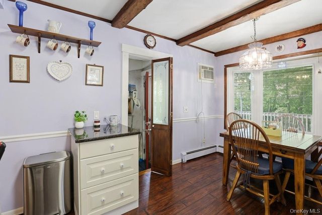 16 Glen Lane, Glenwood Landing, NY 11547