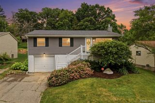 5233 Van Winkle Street, Brighton Township, MI 48116