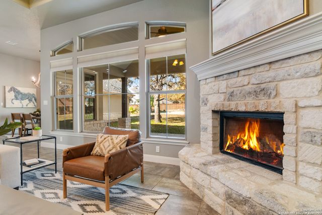 112 Elk Run, La Vernia, TX 78121