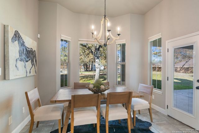 112 Elk Run, La Vernia, TX 78121