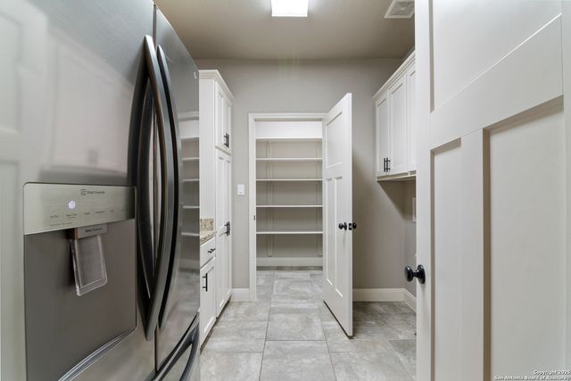 112 Elk Run, La Vernia, TX 78121