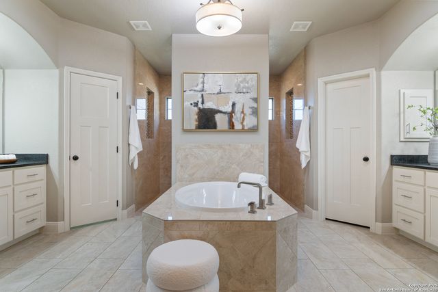 112 Elk Run, La Vernia, TX 78121