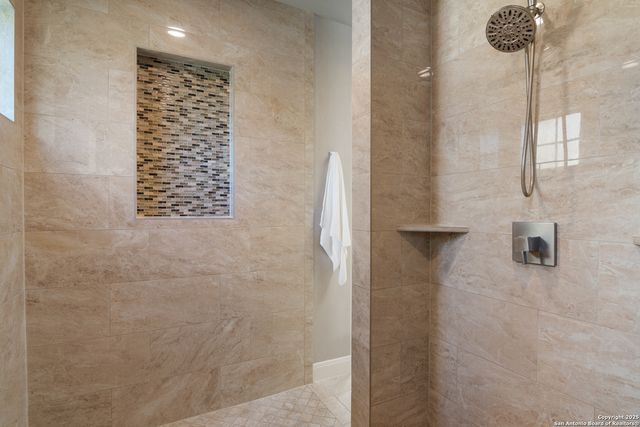 112 Elk Run, La Vernia, TX 78121