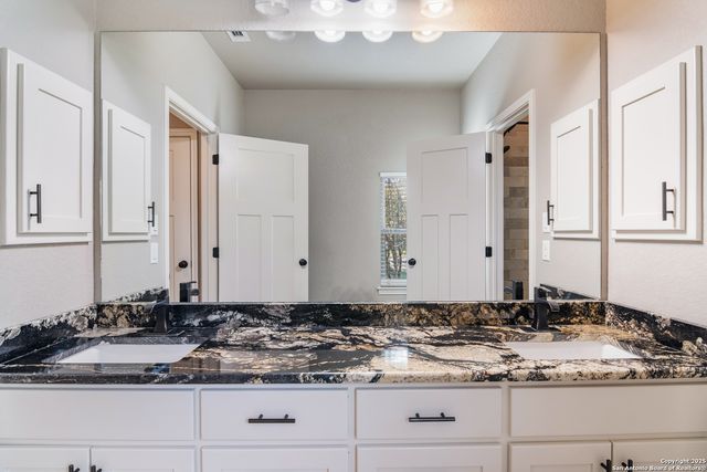 112 Elk Run, La Vernia, TX 78121