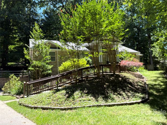 206 Camellia Way, Laurel Park, NC 28739