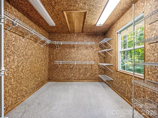 206 Camellia Way, Laurel Park, NC 28739
