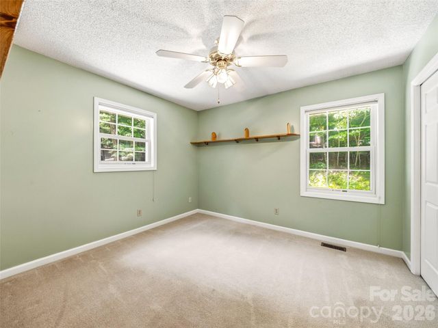 206 Camellia Way, Laurel Park, NC 28739