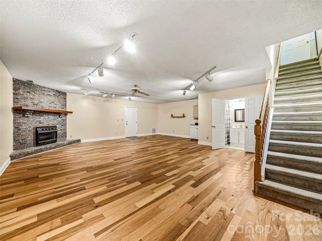 206 Camellia Way, Laurel Park, NC 28739