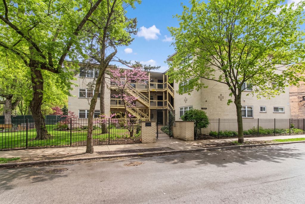 4258 N Greenview Avenue 3E, Chicago, IL 60613