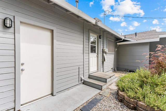 2551 Lillian Ln, Carmichael, CA 95608