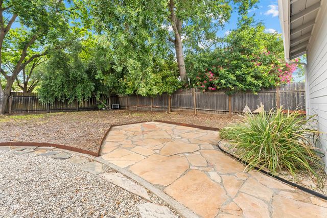 2551 Lillian Ln, Carmichael, CA 95608