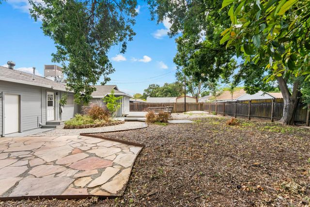 2551 Lillian Ln, Carmichael, CA 95608
