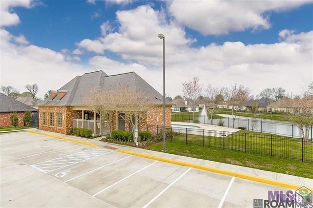 14628 Lake Town Dr, Baton Rouge, LA 70810