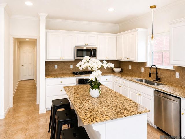 14628 Lake Town Dr, Baton Rouge, LA 70810