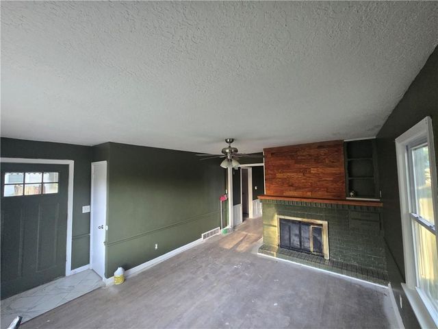 1402 S Dodgion Avenue, Independence, MO 64055
