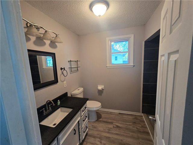 1402 S Dodgion Avenue, Independence, MO 64055