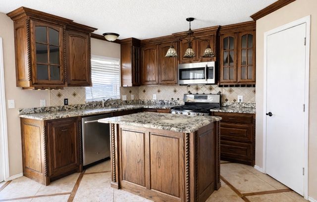 7022 Lanyon Drive, Dallas, TX 75227