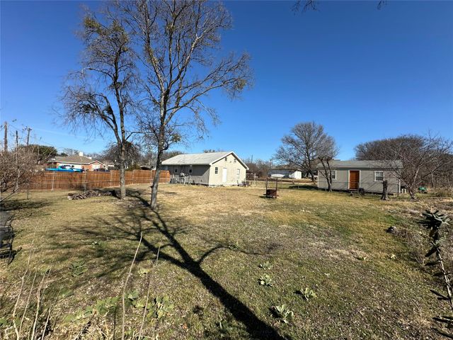900 W Avenue F, Midlothian, TX 76065