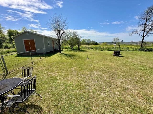 900 W Avenue F, Midlothian, TX 76065