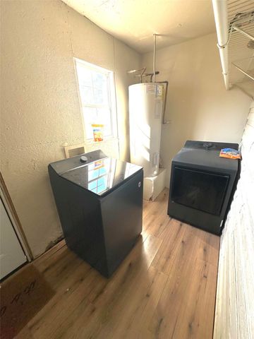 900 W Avenue F, Midlothian, TX 76065