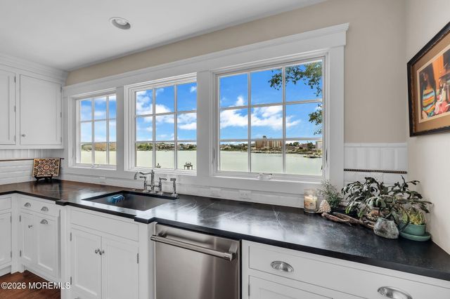 82 Conover Lane, Red Bank, NJ 07701