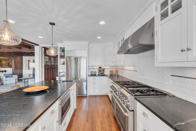 82 Conover Lane, Red Bank, NJ 07701