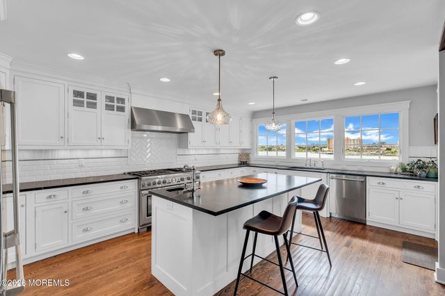82 Conover Lane, Red Bank, NJ 07701