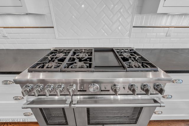 82 Conover Lane, Red Bank, NJ 07701