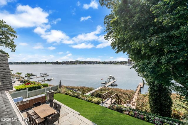 82 Conover Lane, Red Bank, NJ 07701