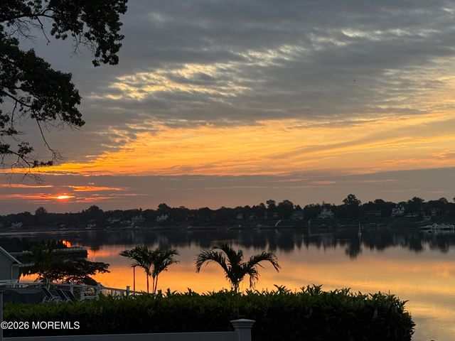 82 Conover Lane, Red Bank, NJ 07701