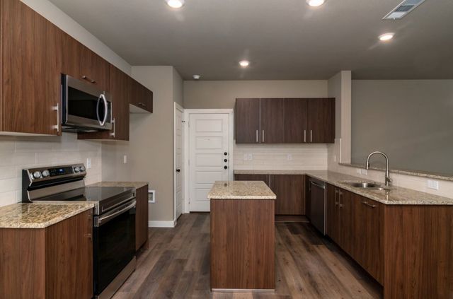 632-636 Harvest Moon Drive, Venus, TX 76084