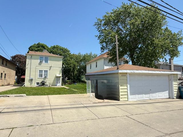 1310 N 24th Avenue, Melrose Park, IL 60160