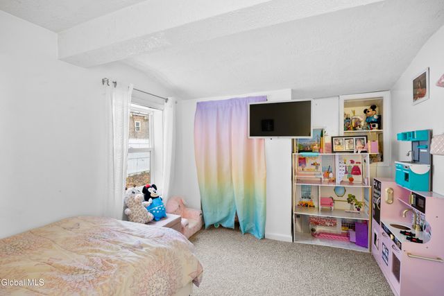 79 Starr Avenue, Schenectady, NY 12304