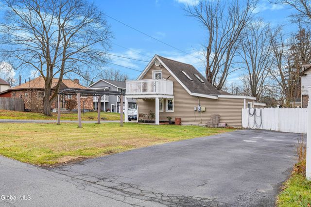 79 Starr Avenue, Schenectady, NY 12304