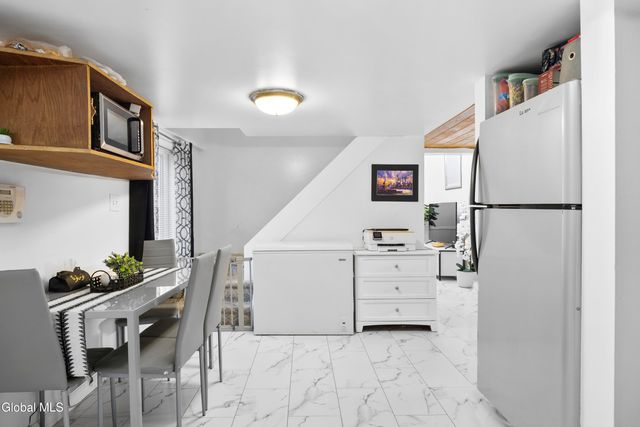 79 Starr Avenue, Schenectady, NY 12304