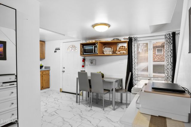 79 Starr Avenue, Schenectady, NY 12304