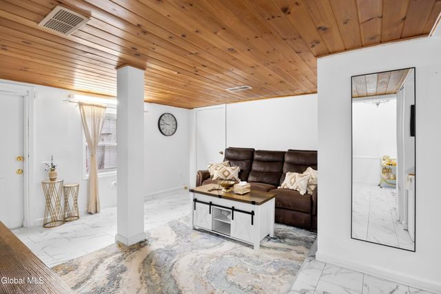 79 Starr Avenue, Schenectady, NY 12304