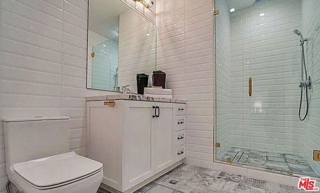 1524 N Sierra Bonita Avenue, Los Angeles, CA 90046