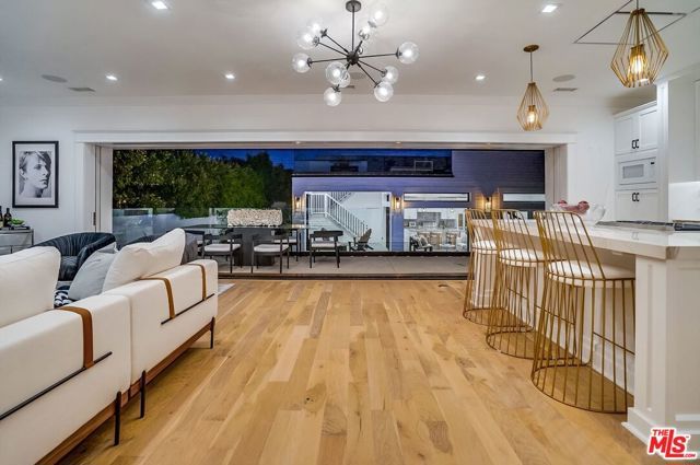 1524 N Sierra Bonita Avenue, Los Angeles, CA 90046