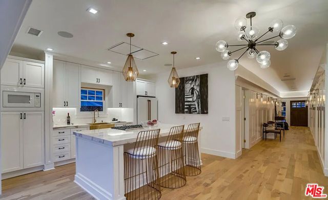 1524 N Sierra Bonita Avenue, Los Angeles, CA 90046