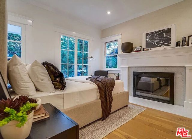 1524 N Sierra Bonita Avenue, Los Angeles, CA 90046