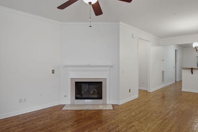 2043 Traemoor Village Dr, Nashville, TN 37209