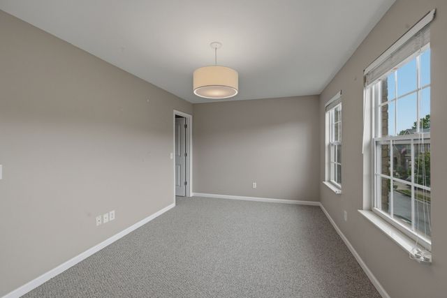 2043 Traemoor Village Dr, Nashville, TN 37209